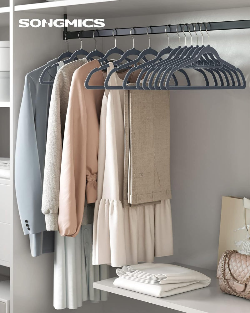 Set of 100 Velvet Clothes Hangers in Grey