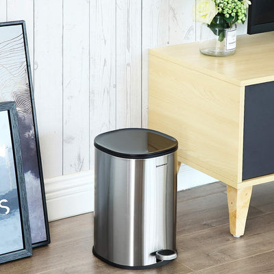 Handle detail of Bathroom Rubbish Bin 5L in silver
